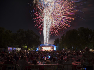 Fort Worth Symphony Orchestra Presents Concerts In The Garden