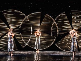 MOMIX
