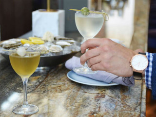 Sip n' Shuck
