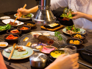 Bori table spread