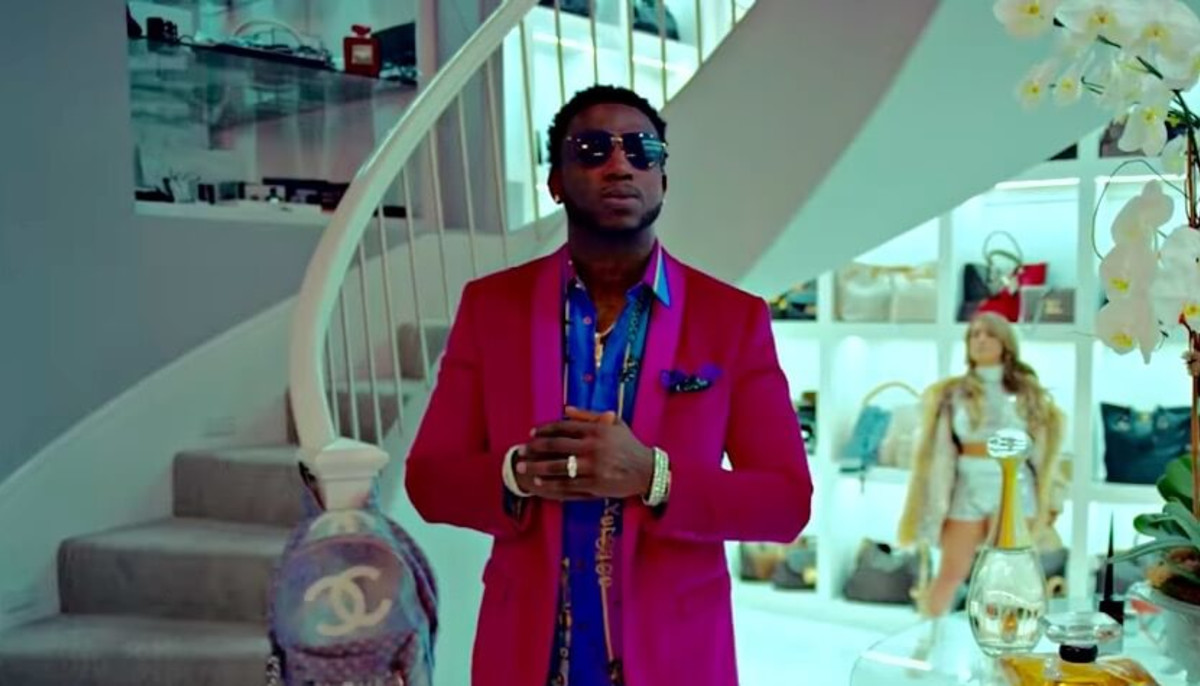 Gucci Mane Is Nonchalant As He Cavorts In Roemer Closet In New