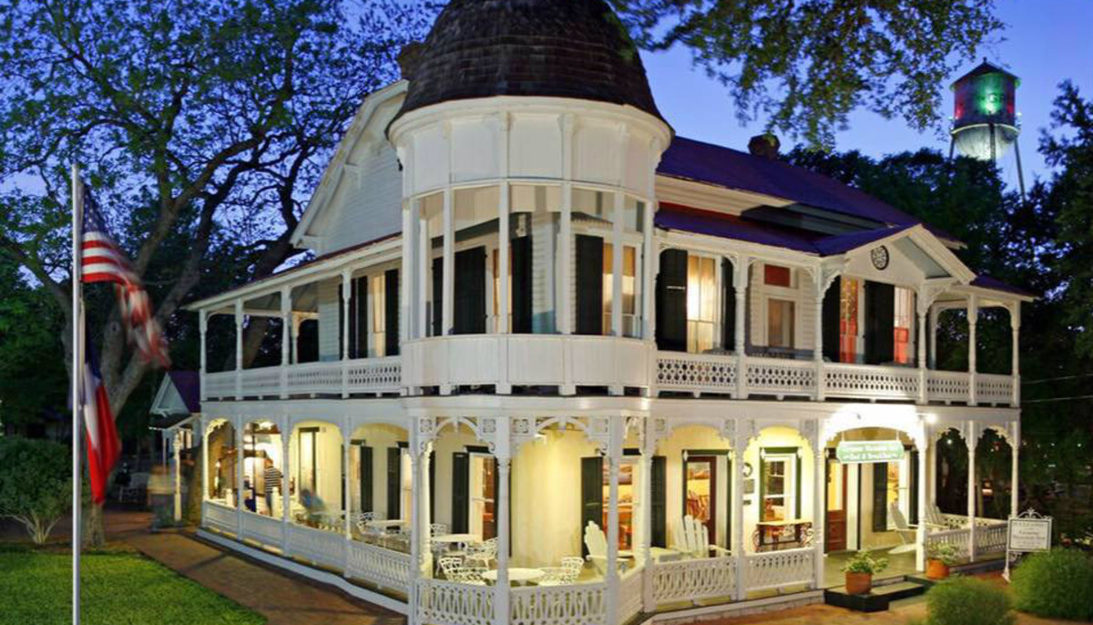 10 Nearby Bed And Breakfasts Perfect For A Romantic Weekend