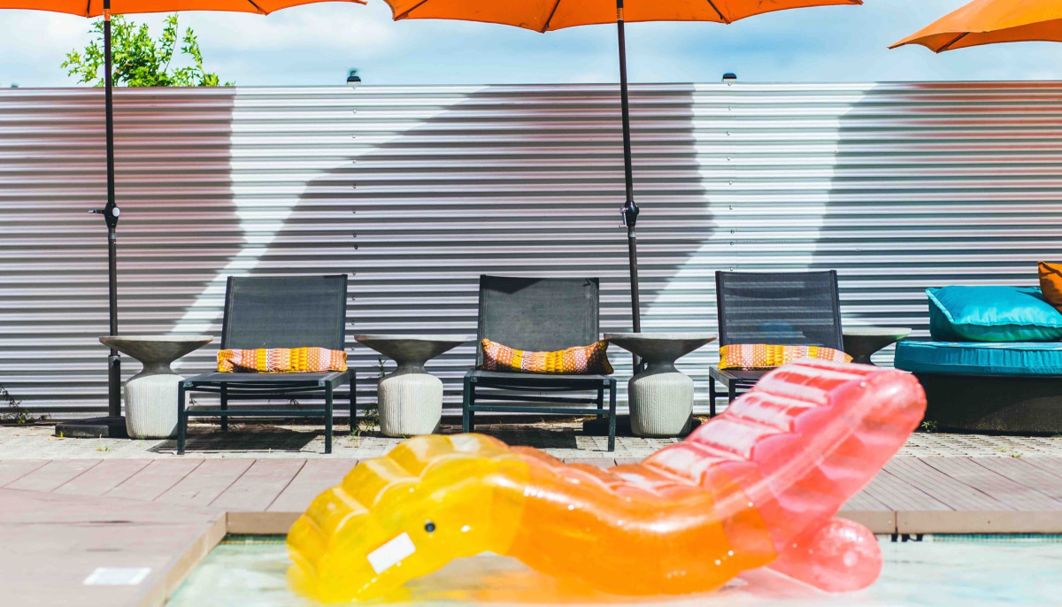 Houston S Coolest Pool Bar Makes A Splash With Grand Reopening