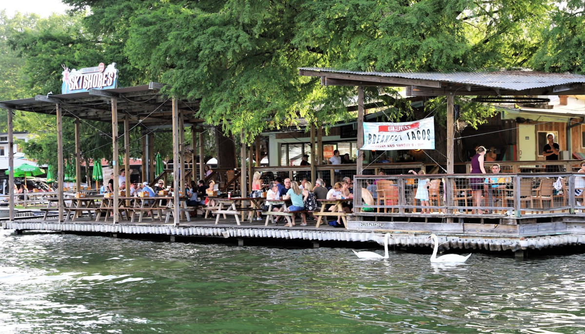 6 Things To Know In Austin Food Lake Austin Icon Wades Into New