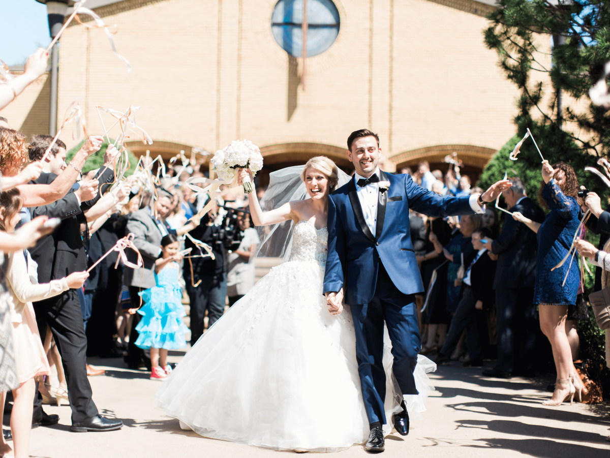 Slideshow Dallas Bride S Leap Of Faith Pays Off With Romantic