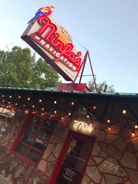 Houston, Ninfas on Navigation, exterior