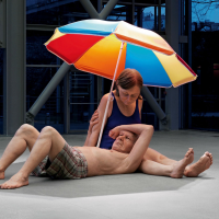 Ron Mueck: Couple under an Umbrella