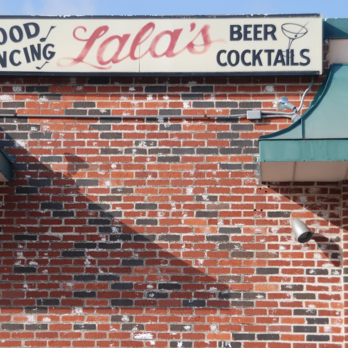 Austin Photo Set: Places_Drink_Lala's_exterior2
