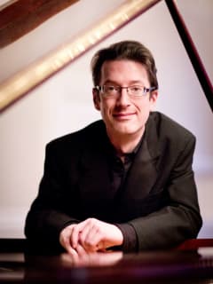 Llyr Williams