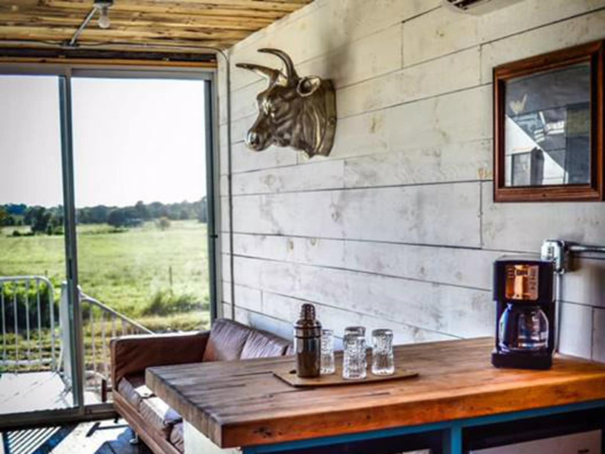 FlopHouze Round Top shipping container