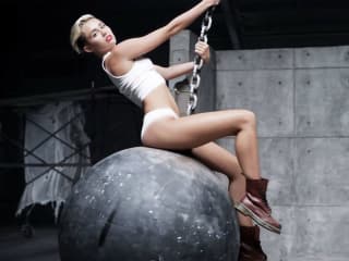 Miley Cyrus Wrecking Ball video