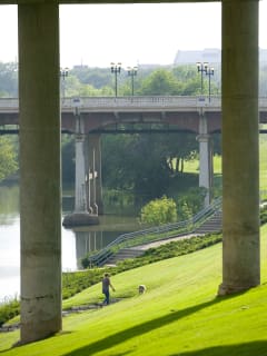 News_Caroline_Buffalo Bayou_Sabine Street Bridge
