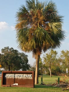Places-Unique-James Bute Park-sign-1