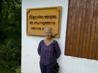 Dr. Mary Neuburger