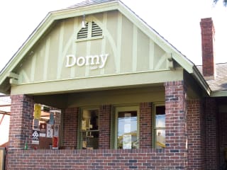 Places-Shopping-Domy Books