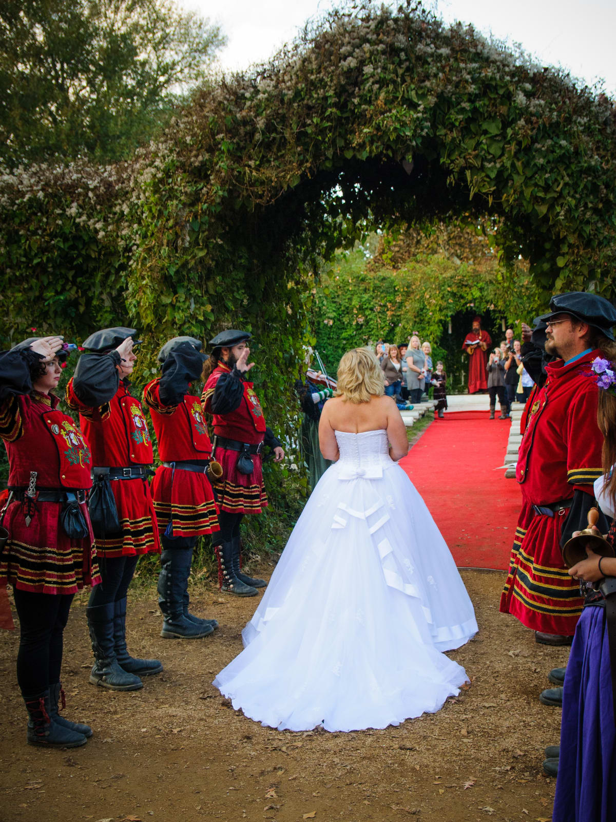 Fantasy weddings at Texas Renaissance Festival offer the royal touch