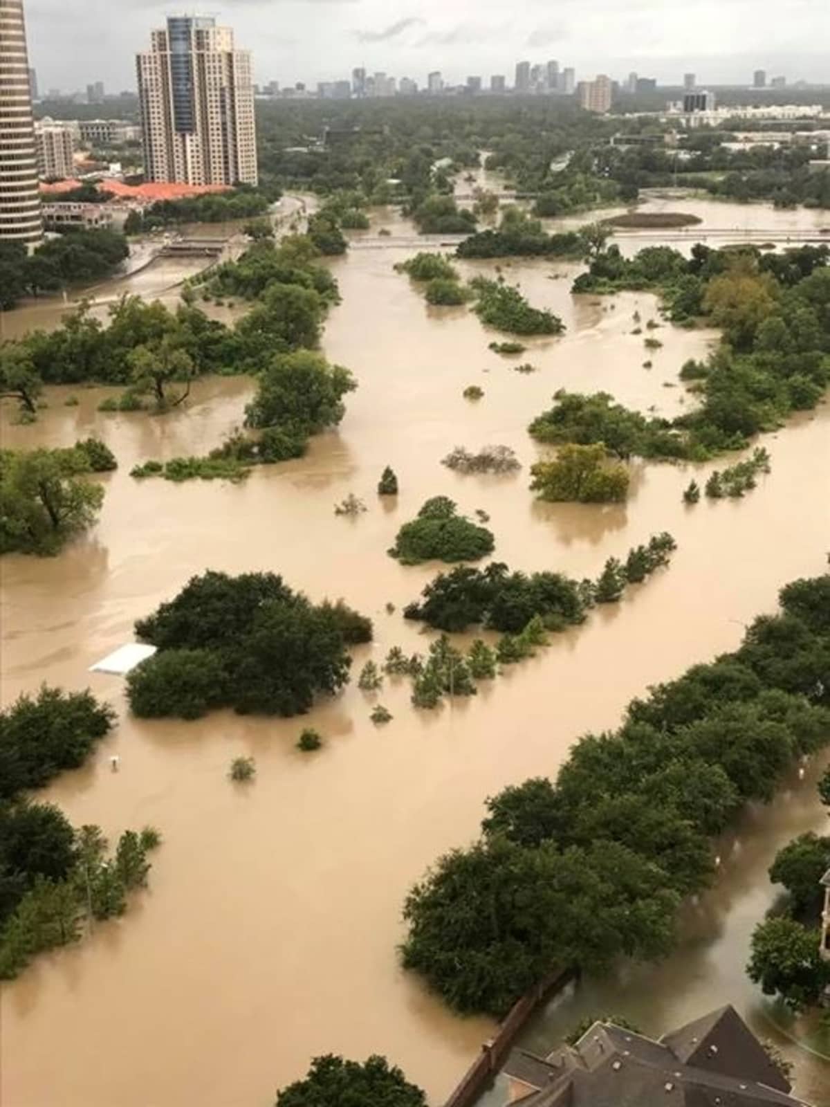Houston Hurricane Incredible photos as Hurricane Harvey hits Houston especially hard ...