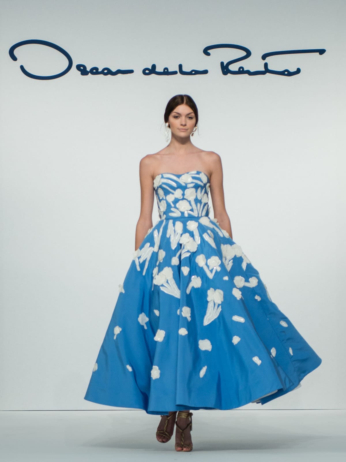 Oscar de la Renta 2018 resort collection blue gown