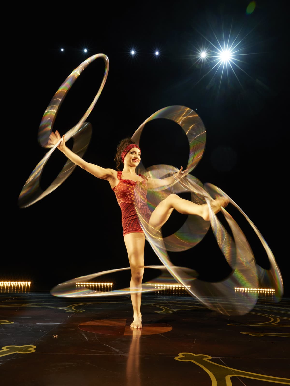 Cirque du Soleil - Corteo - hula hoop