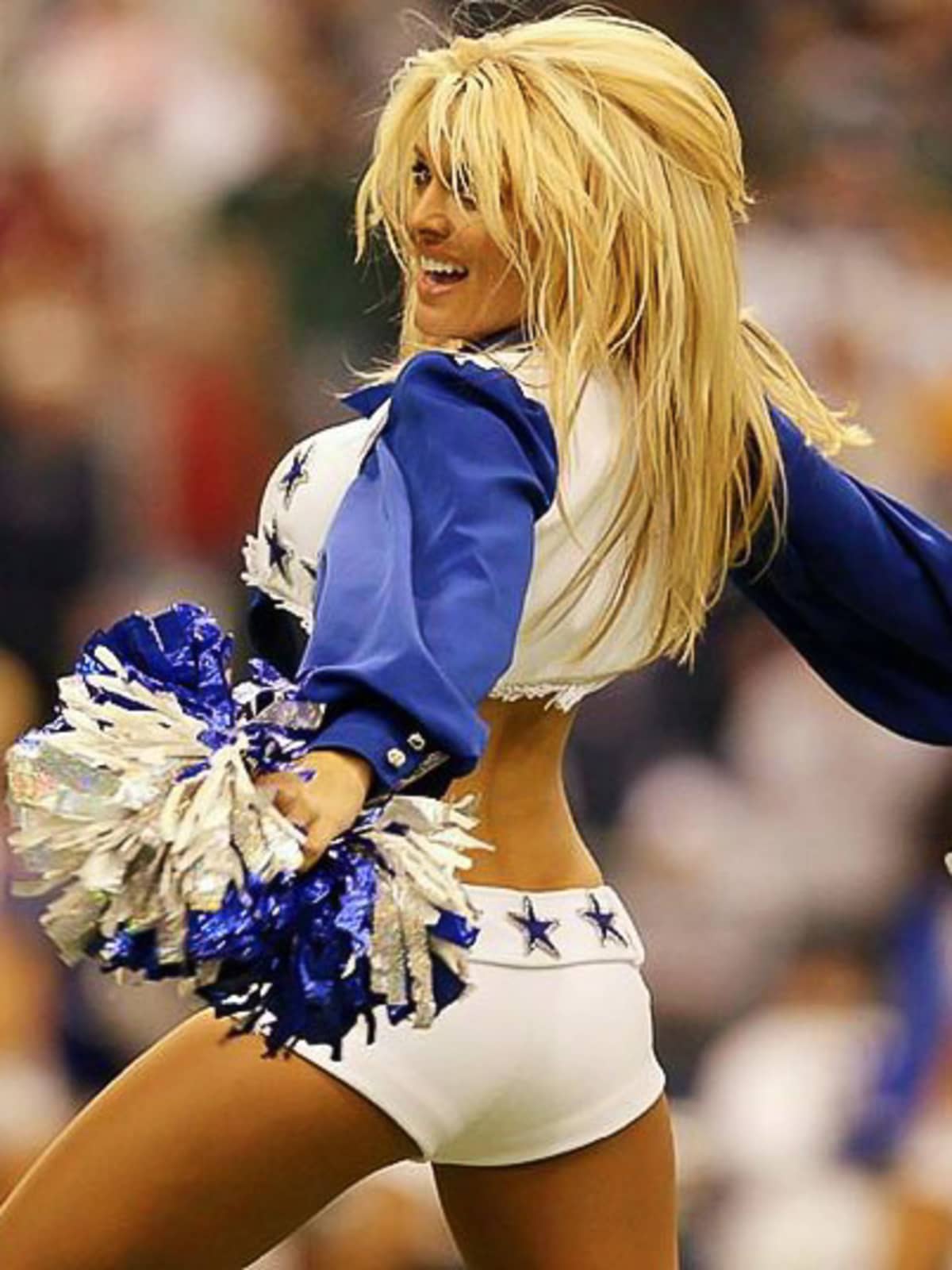 average weight of dallas cowboy cheerleader