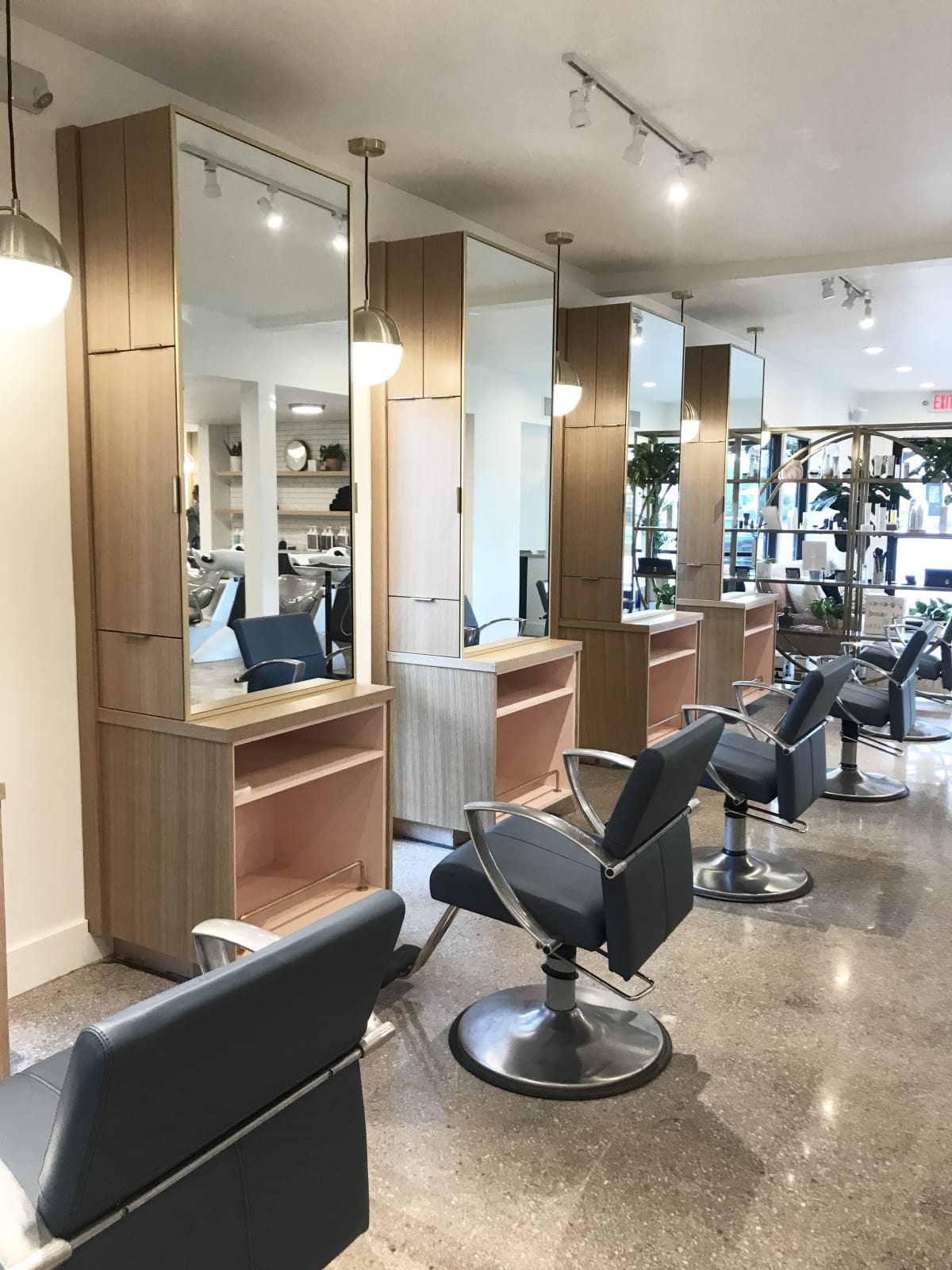 Mirror Mirror North Austin hair salon