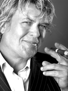 Comedian Ron White with a cigar