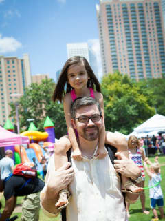 Houston Family Magazine hosts "Fun Fest"