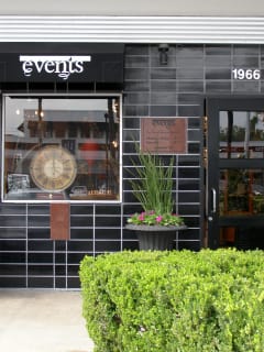 Places-Shopping-Events Gifts exterior day