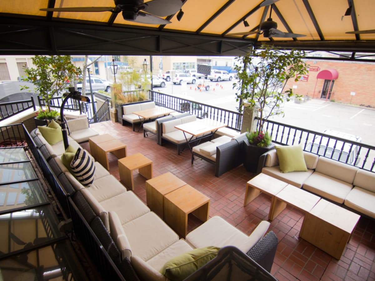 Bess Bistro Austin restaurant patio