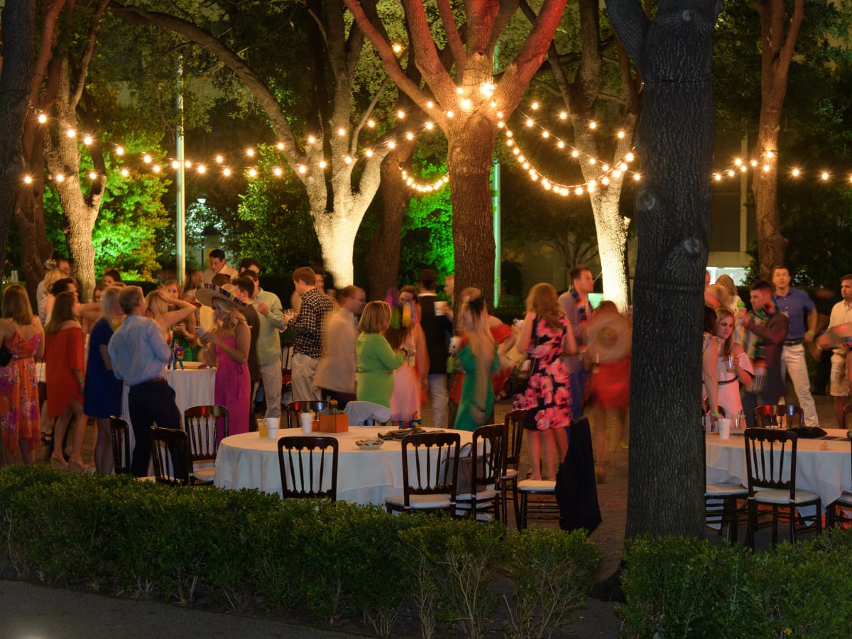 Dallas Young Professionals Turn Heads At Cinco De Derby Mash Up