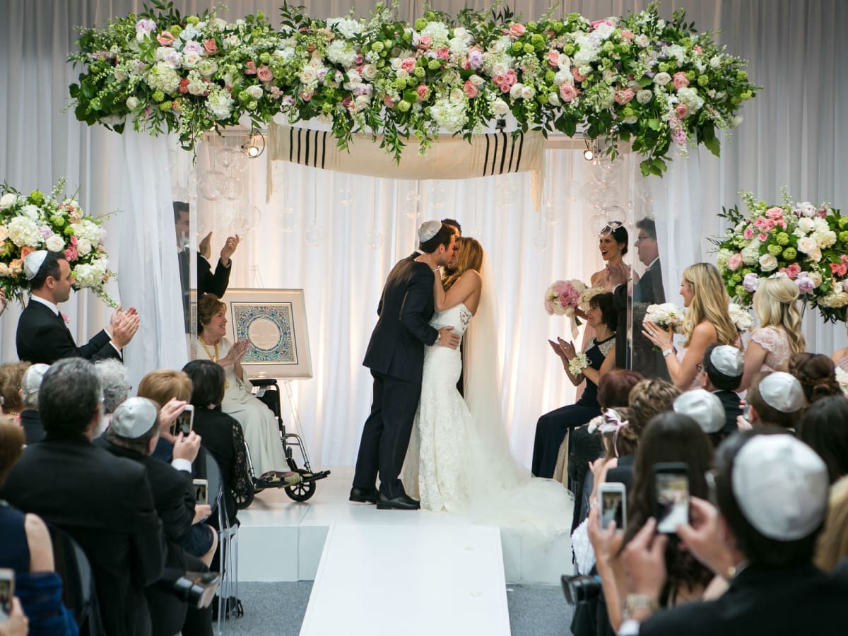 Aronson Wedding Kiss