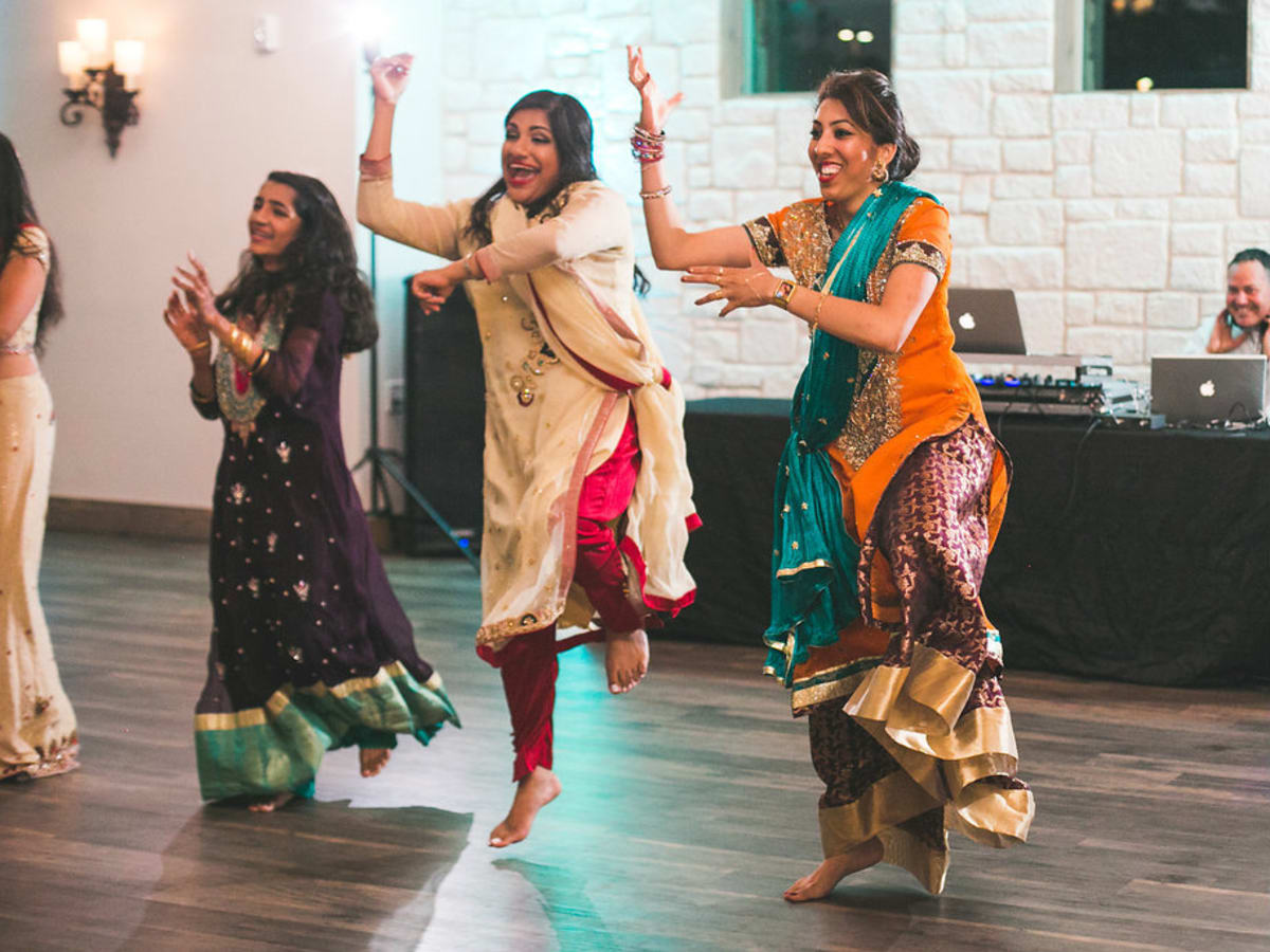 Siddiqui wedding, dancing, Real Weddings 2017