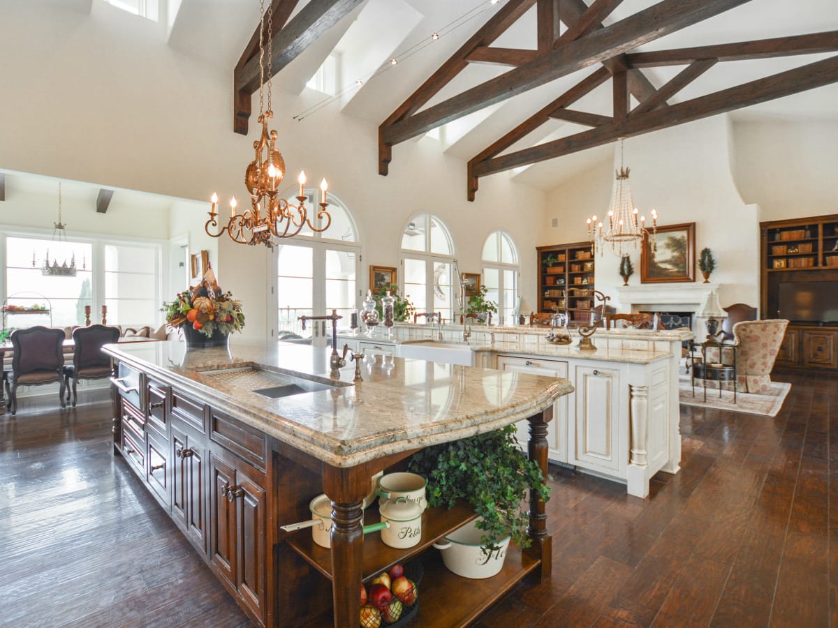 Spanish Oaks estate
