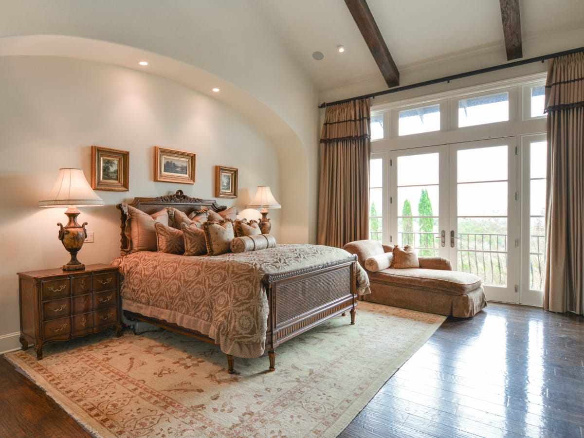 Spanish Oaks estate