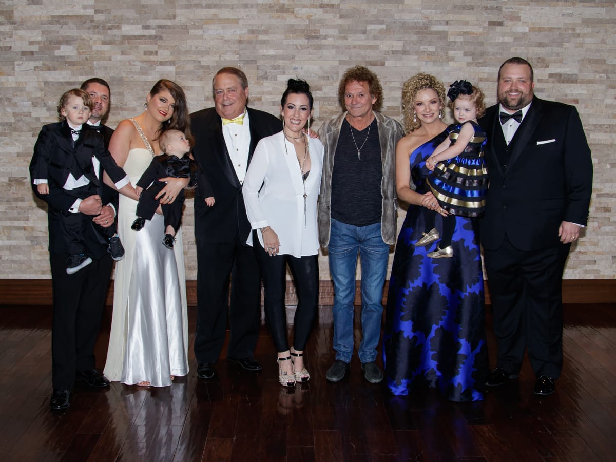 Wynne family with Starship
