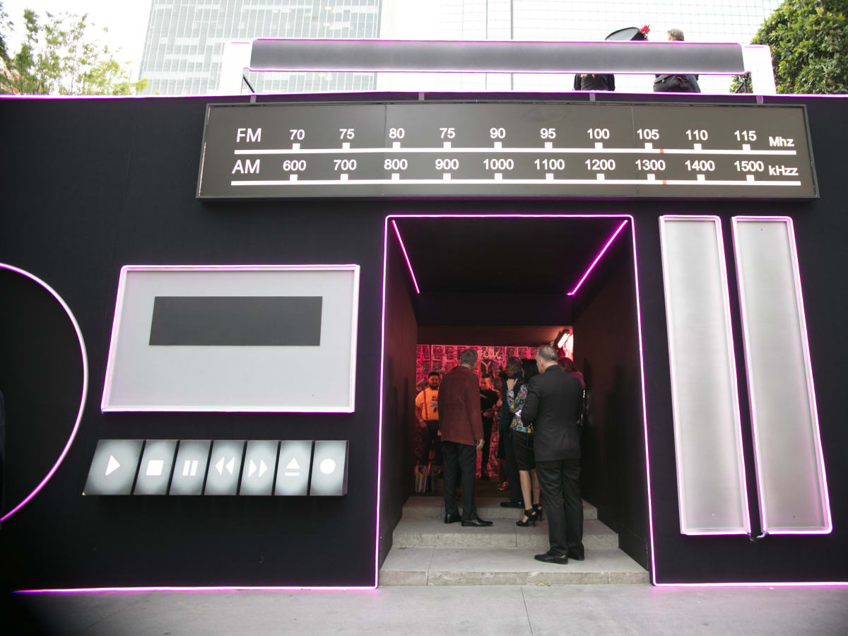 Boom box entrance