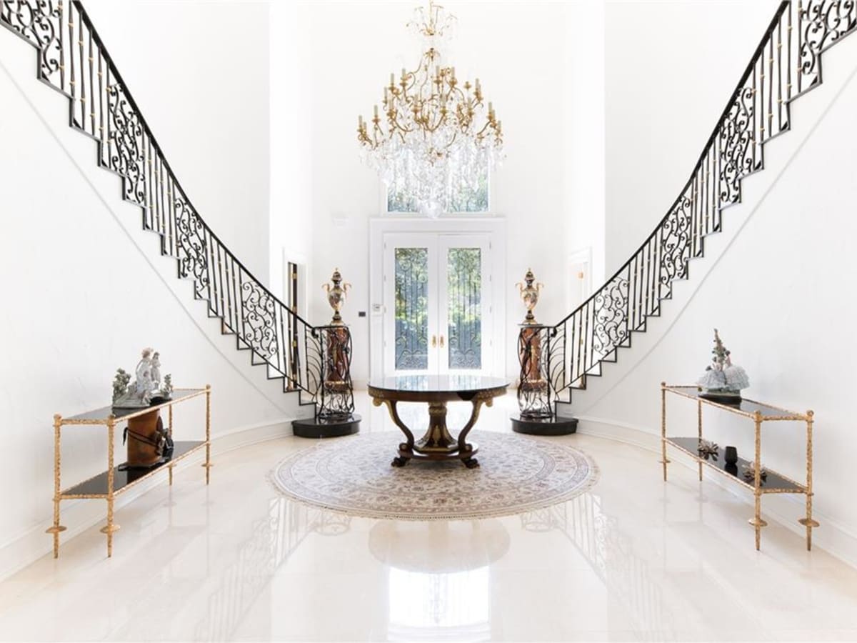 Dallas palace for sale, 9006 Douglas Ave.