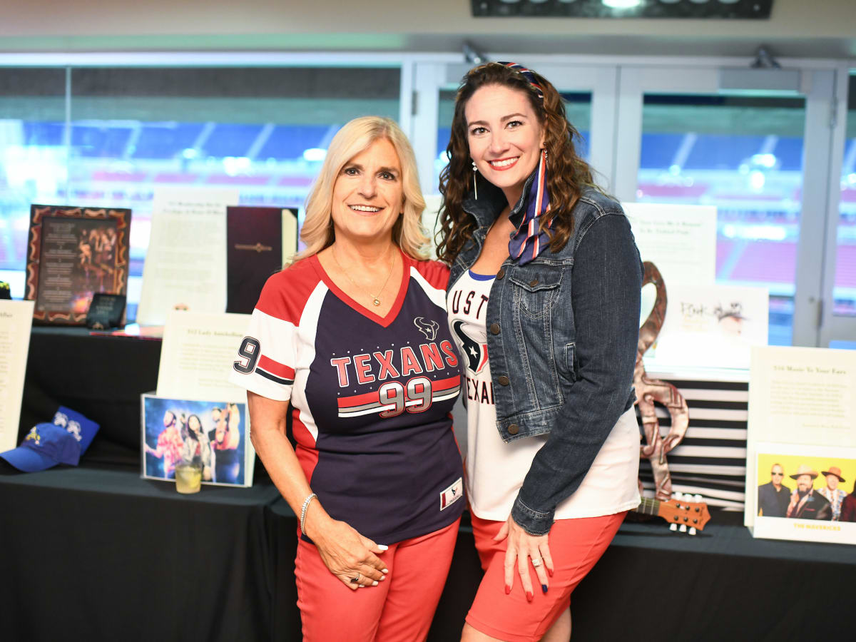 Fantasy football Vicki Lehner and Rachel Price