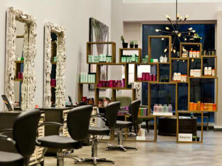 Chad Rookstool Salon in Victory Park