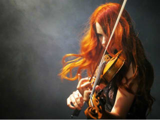 Chloé Trevor, violin