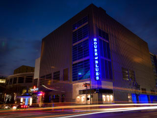 News_House of Blues, exterior, neon sign