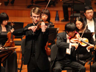 student violinists performing during Menuhin Competition