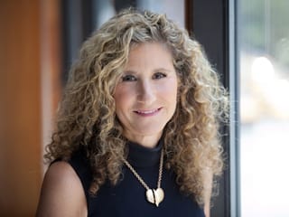 Holocaust Museum Houston Lecture: "An Unbroken Bond" with Edie Lutnick