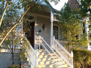 Austin Photo: Places_EastEndWInes_Place