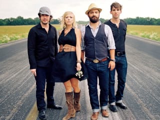 Drew Holcomb and the Neighbors in concert with Humming House