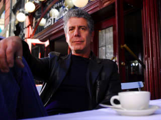 News_Anthony Bourdain_coffee mug