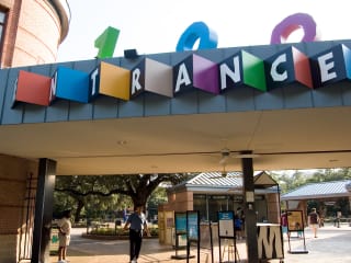 News_Houston Zoo_entrance