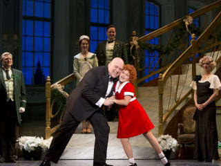 Gilgamesh Taggett and Issie Swickle in Annie