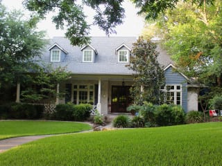 Holiday in the Highlands Home Tour