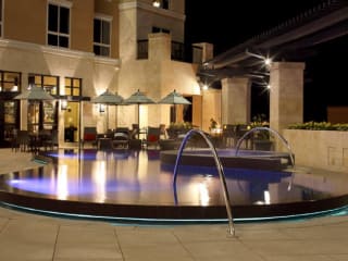 News_AVIA Hotels_The Woodlands_pool